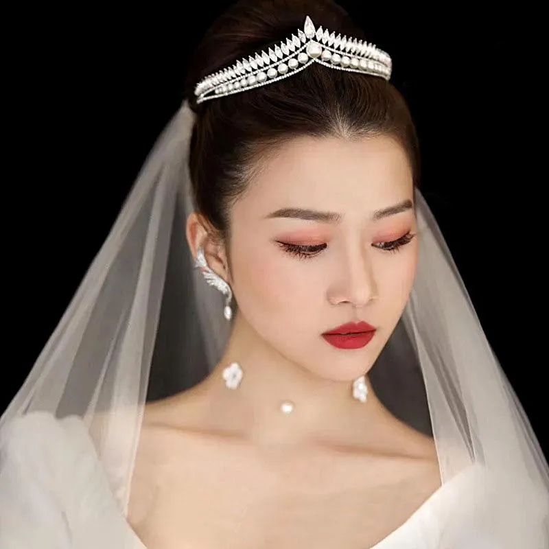 Hårklämmor Barrettes Kvinnors bröllopstillbehör Brudens huvudbonadkyrka Fashion Pearl Alloy Diamond Crown Crystal Jewelryhair
