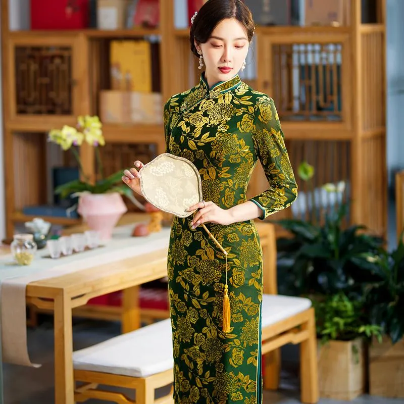 Klänning kinesiska traditionella kvinnor sammet sexiga klänningar mandarin krage tryck blomma smal qipao lady elegant cheongsam plus storlek 4xl