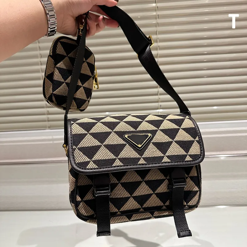 Waterproof messenger bag women's store