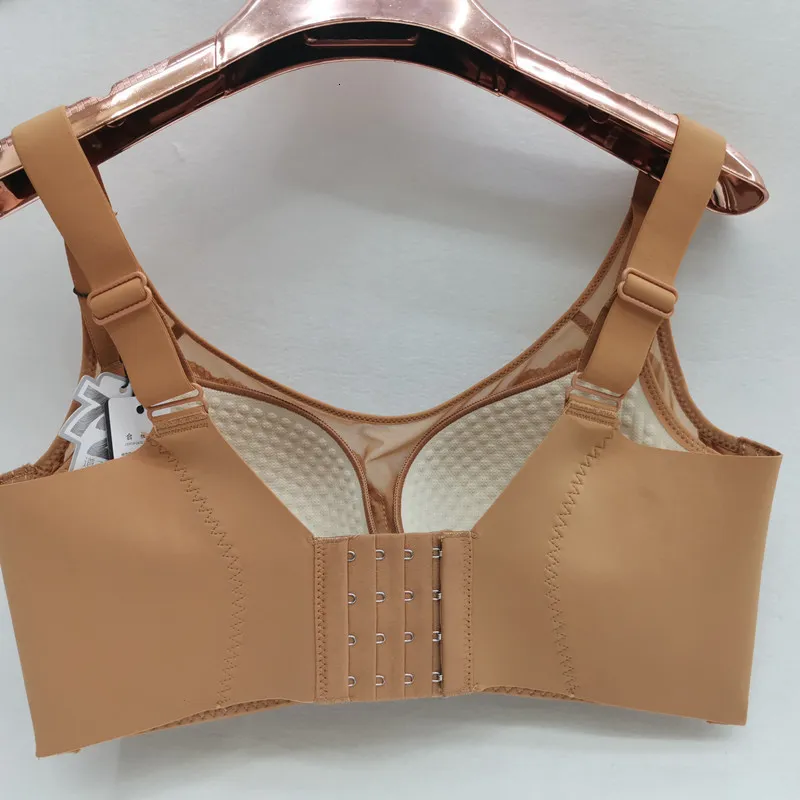 Soutiens Gorge Bonnet C Ou D En Dentelle Grande Taille Montrant