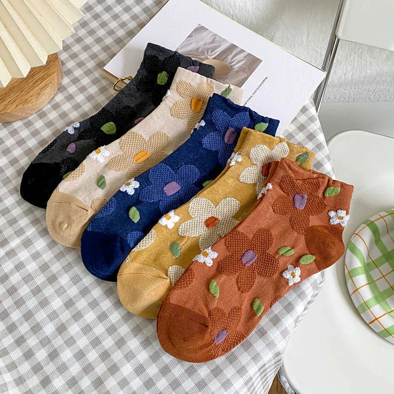 Носки чулотые японские милые короткие носки цветочные вышивка Harajuku retro Women Socks Fashion Sweet Girls с низким разрезом лодыжки P230517