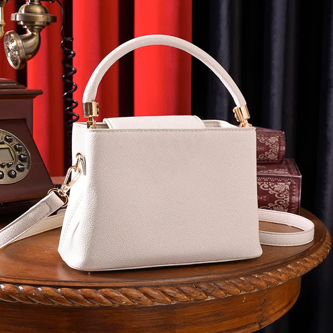 Women's handbags online lowest price