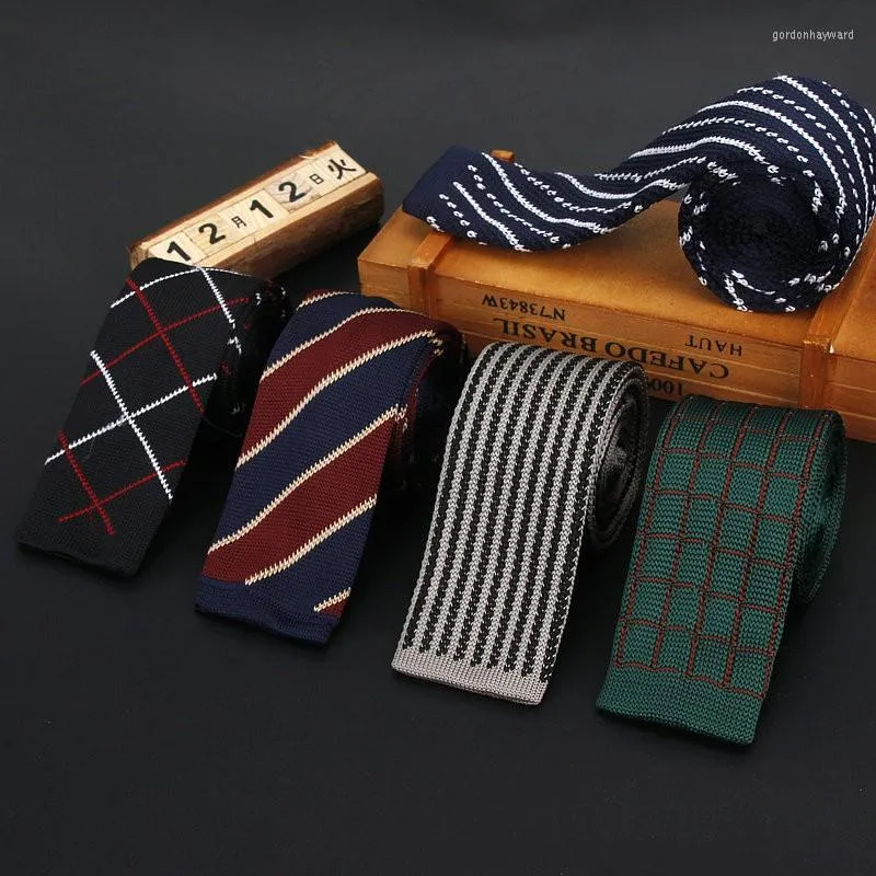 Papillon Stile di marca Moda Uomo Cravatta vintage a righe Cravatta lavorata a maglia Plaid Slim Classic Cravate geometrico Cravatte strette
