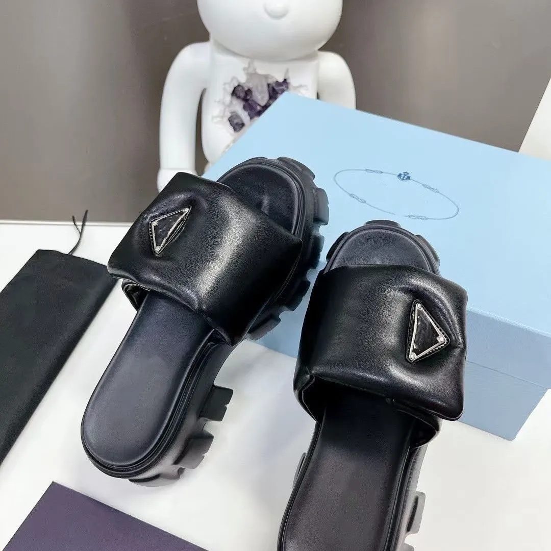 Luxurys kvinnors tofflor Monolith Leather Sandals Black White Flip Flop Beach Slides Flats Women Summer Fashion Platform Sandal 04