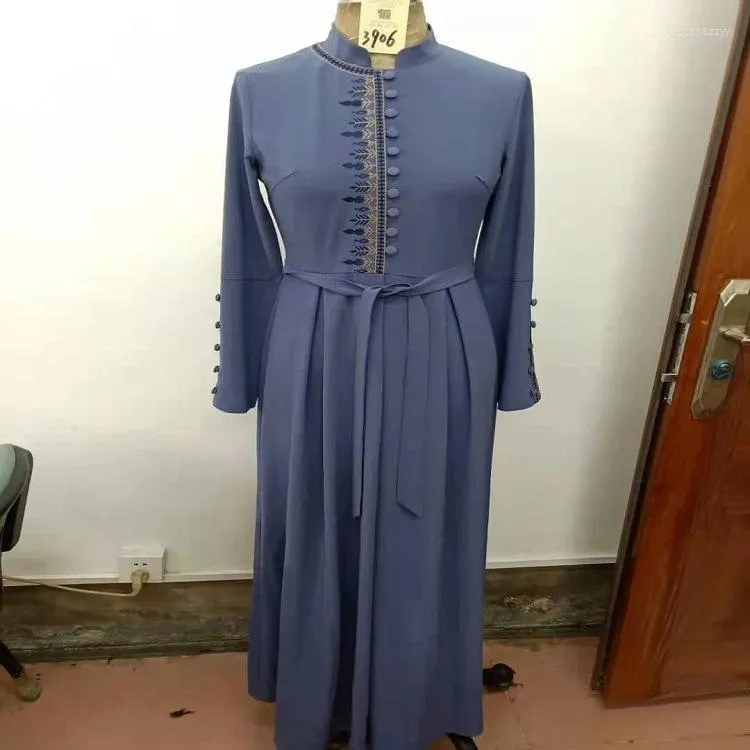 Roupas étnicas eid djellaba abaya dubai bordado macio macio vestido muçulmano cetim peru islã abayas com cinto wy91