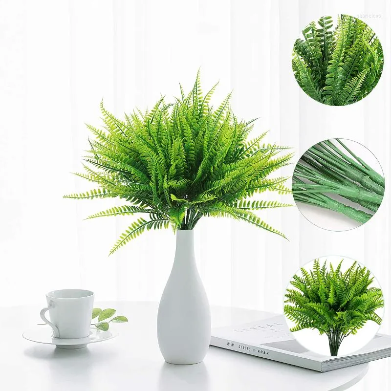 Decoratieve bloemen vorken kunstmatige planten Perzische blad plastic varens groene bladeren bruiloft huiskamer tafel achtergrond nep planten bloemen