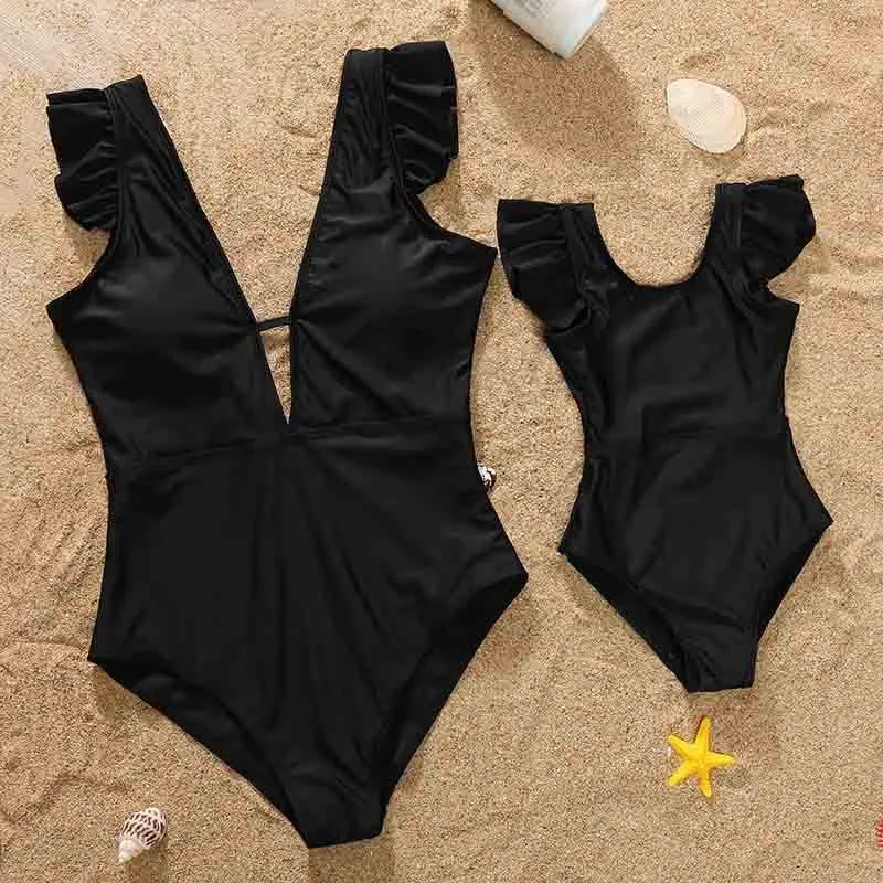 Family Matching Outfits The Price is a Swimsuit Mommy And Me Clothes Swimwear For Mother Daughter Bikini Women Girls 230518