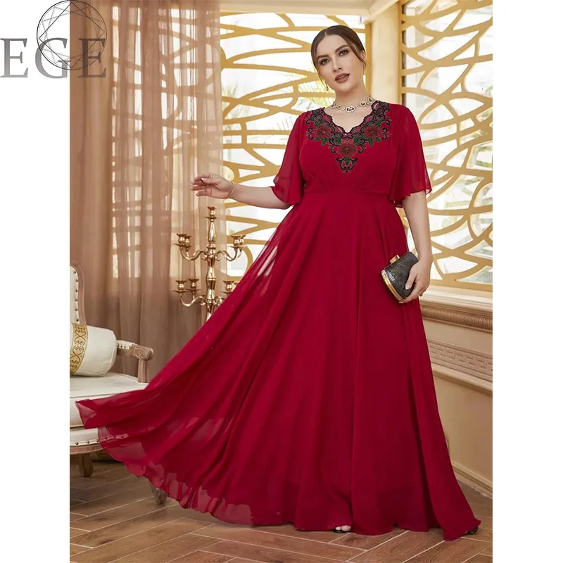 Robes de grande taille soirée rouge élégante pour les femmes potelées robe longue de luxe décontractée 4XL 230518