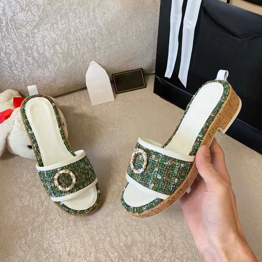 Fur sandals wholesale best sale