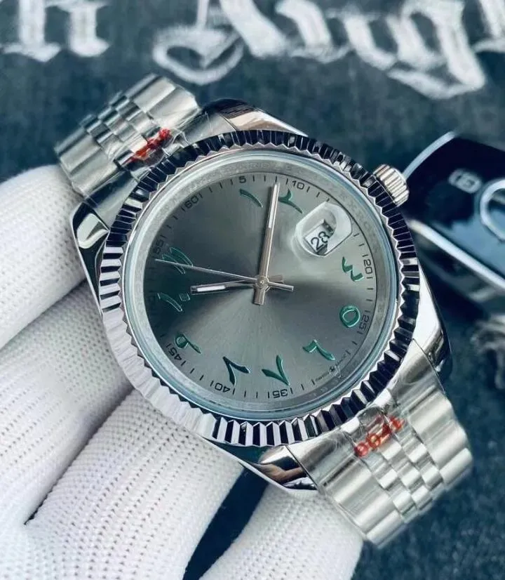 Horloge met dag en datum shop