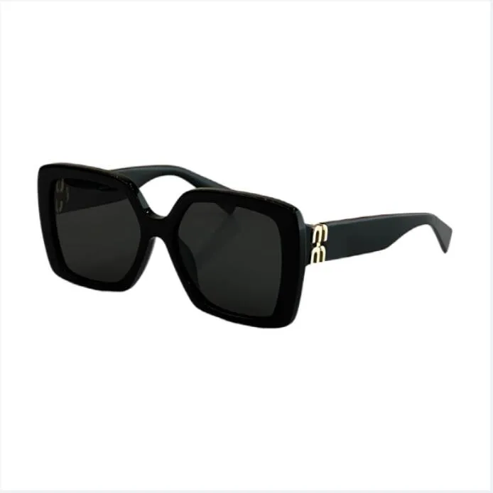 Óculos de sol para mulheres para homens homens de sol, estilo de moda protege os olhos lentes UV400 com caixa aleatória e estojo 10y