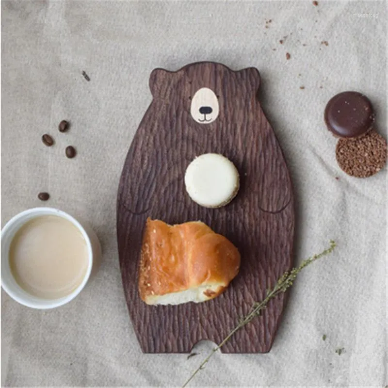 Plates Handmade Original Bear Wooden Plate Japanese Creative Personality Black Walnut Decorative Dinner Table Gift