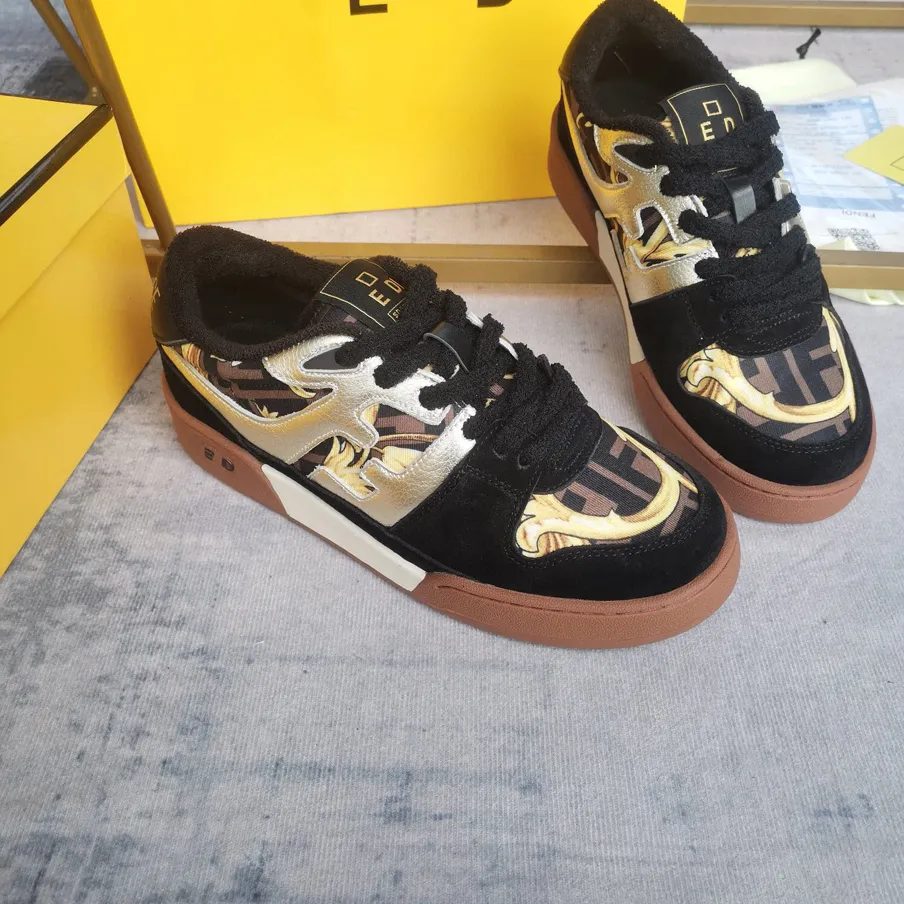Bacca bucci slides top