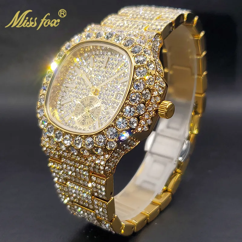 Armbanduhren Golduhr für Männer Diamant Iced Out Hip Hop Stilvolle Quarzuhren für Männer Doppelzifferblatt Schwere wasserdichte Armbanduhren Sommer in 230518