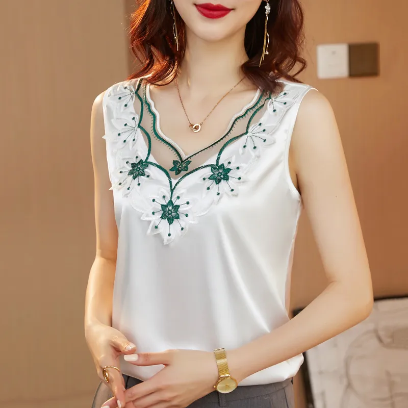 Camisoles Tanks Embroidery Floral V-Neck Basic Top for Ladies Summer Sleeveless Solid Color Elegant Slim Satin Tank Women Fashion Camisole 230518