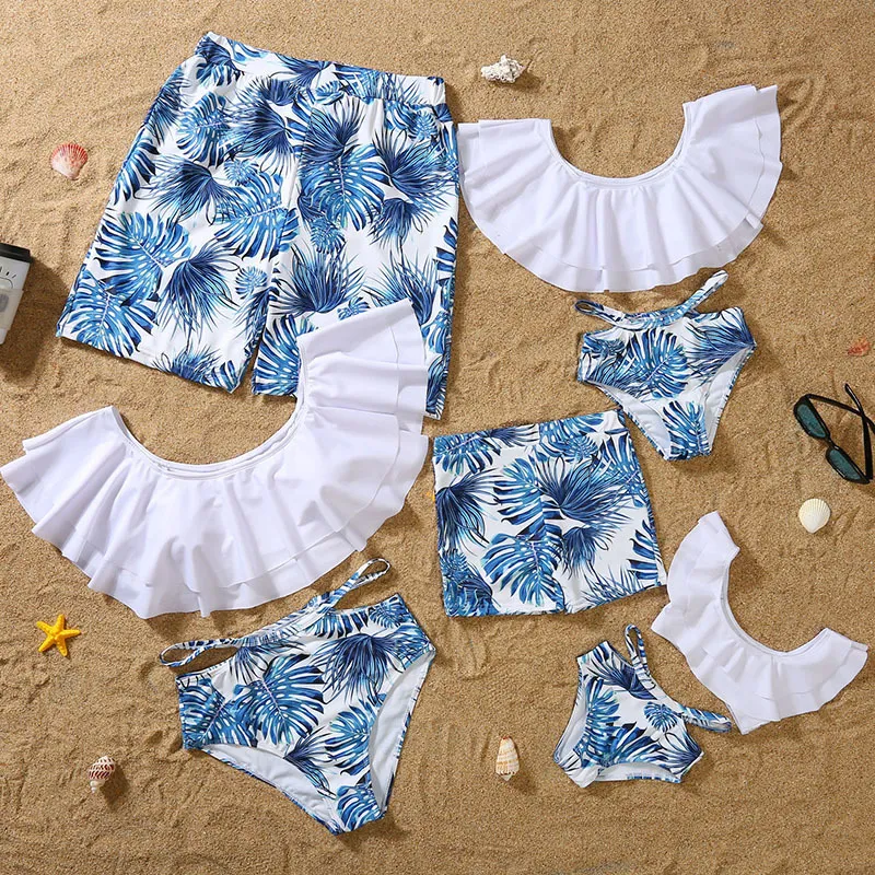 Family Matching Outfits Clothing Bikini Sandbeach Swimsuit Leaf Printing Swimwear Summer Mommy and Daddy Son Daughter Clothes 230518