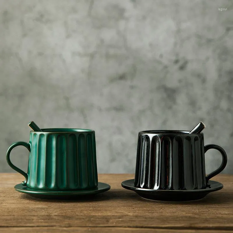 Tazze Piattini Tazza da caffè con colonna romana d'epoca europea e piattino Tazza in ceramica grossa con manico Cucchiaio Espresso Fiore Tè