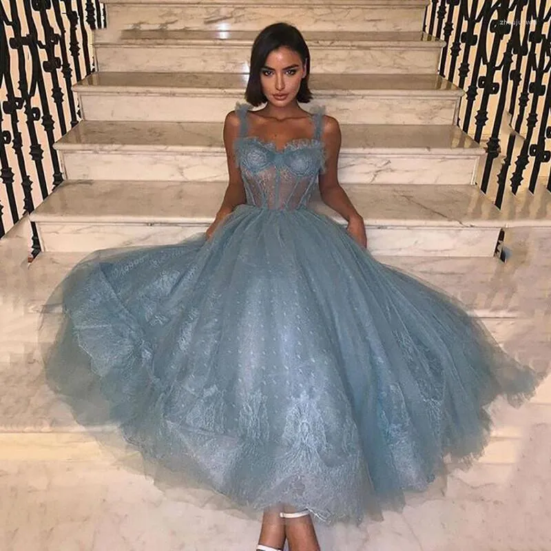 Abiti da festa Abiti da ballo Blu italiano Cinturino per spaghetti Tulle Sheer Prom Sweetheart Senza maniche Lunghezza alla caviglia Formale Speciale