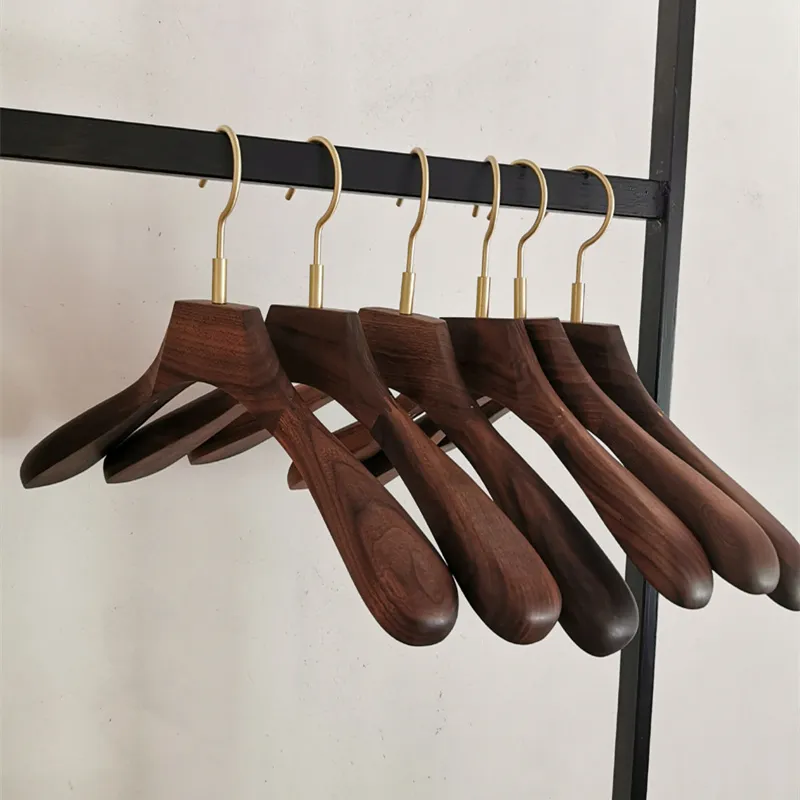 Hangers Racks Solid Wood Suit Hangers Brass Household Winter Coat Hangers Black Walnut Clothing Shop Display Rack 230518