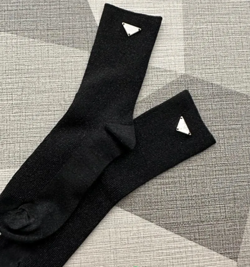 Tasarımcı Çorap Çorap Tasarımcı Pamuk Uzun Çoraplar Çorap Çorapları Kadınlar İçin Yeni Bayanlar Seksi Gümüş İplik Çorap Çorap Kaliteli Hediyeler 3 Renk Dropship Q2FR