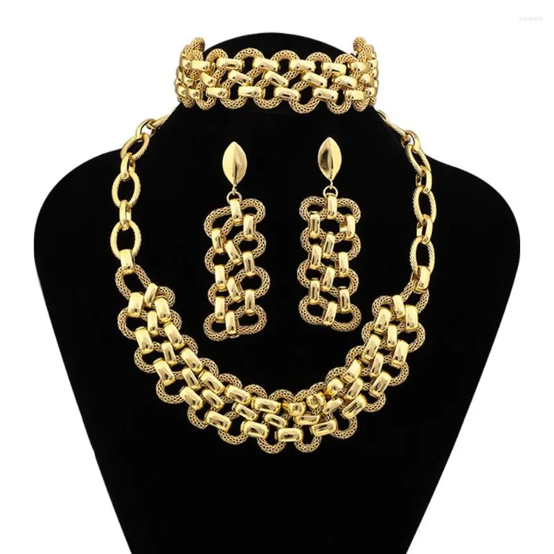 Halsband örhängen Set African Gold Color Luxury Chain Design Pendant Earring Armband smycken Dubai Nigerian Women Wedding Party Gifts