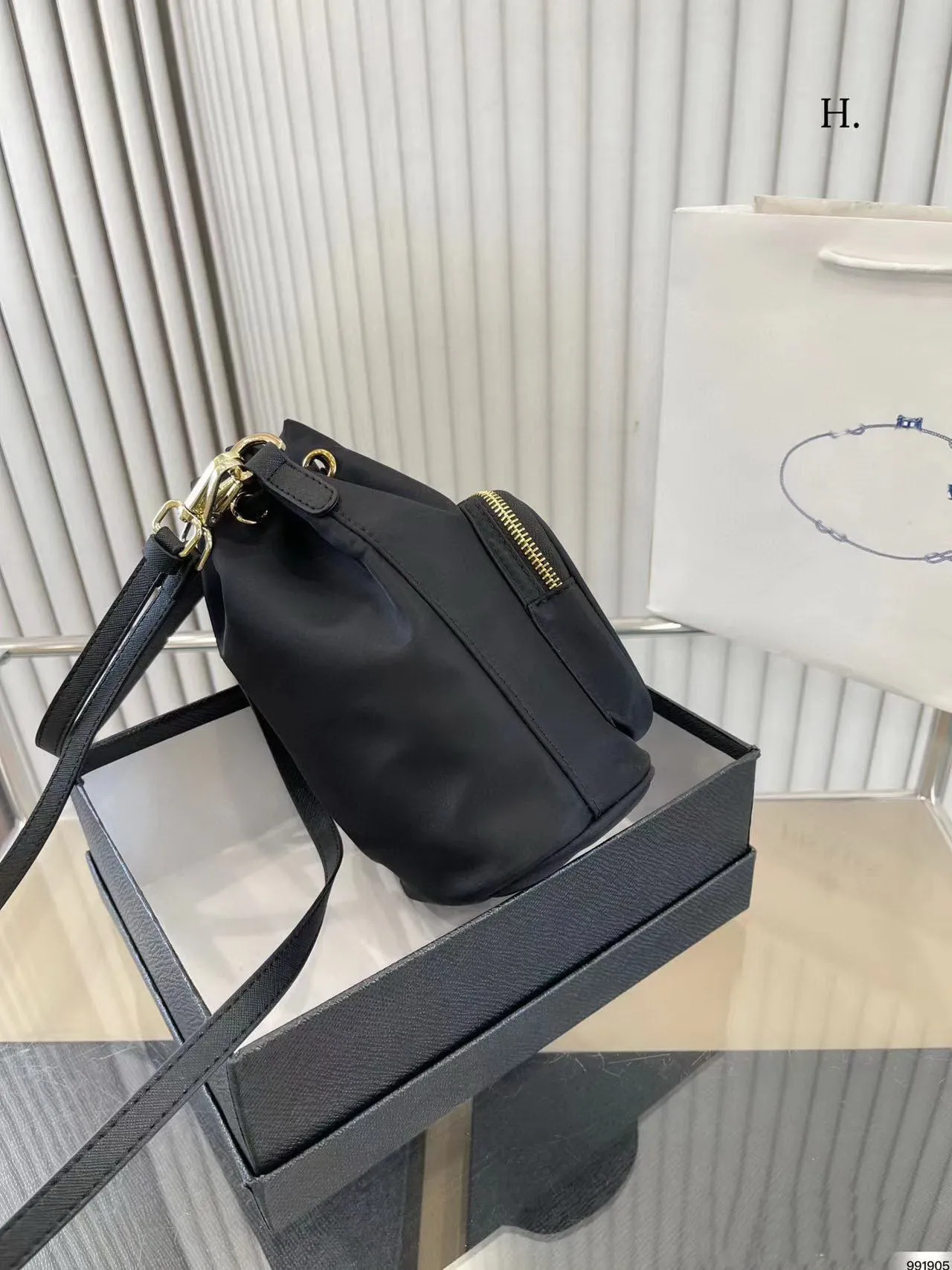 ホットセールスA ++品質の新しい高級デザイナラ女性黒いショルダーバッグツイード古い花バケツバッグ有名