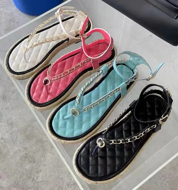 High Version Small Incense Wind Flat Bottom Slippers Women's One-line Buckle with Metal Chain Straw Braided Thick Bottoming Clip Toe Flip-flops