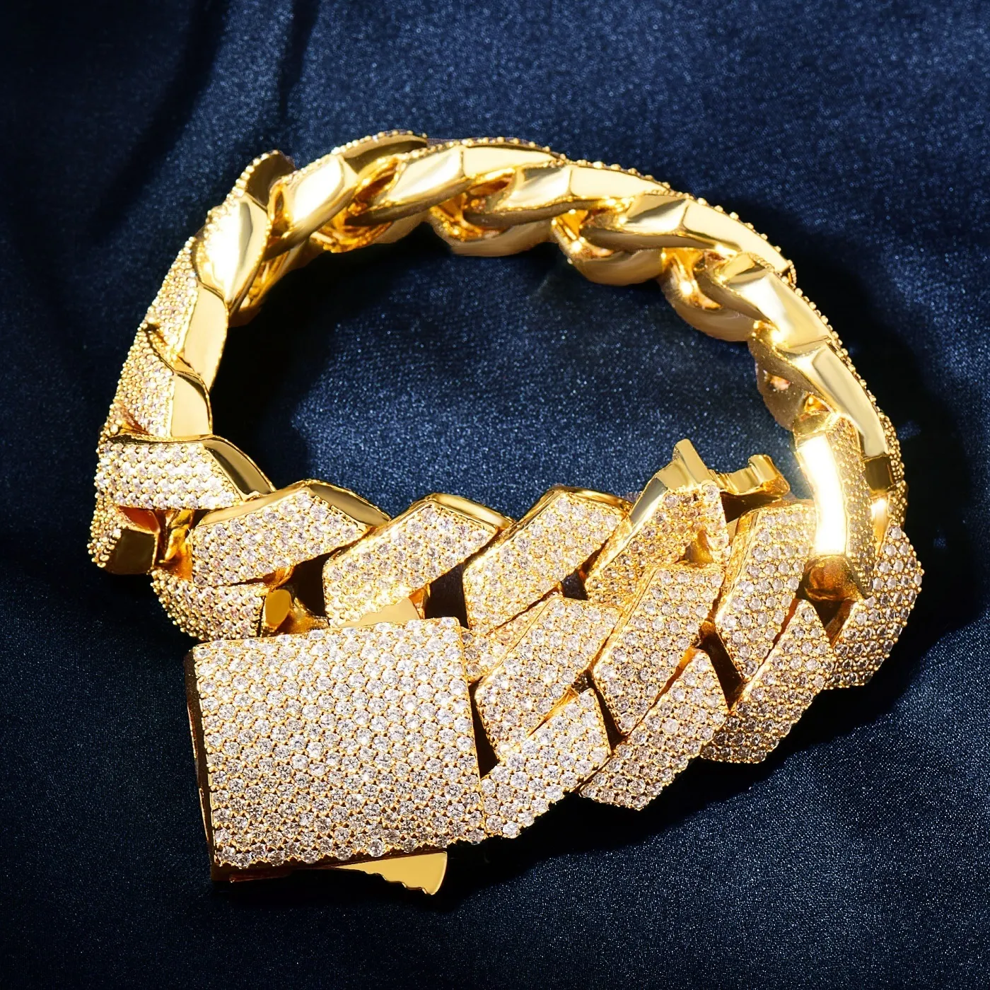 LYZCZC Men's Cuban Link Bracelet - 9 Inch Alloy Chain, Lightweight Hip Hop Jewelry - View #8