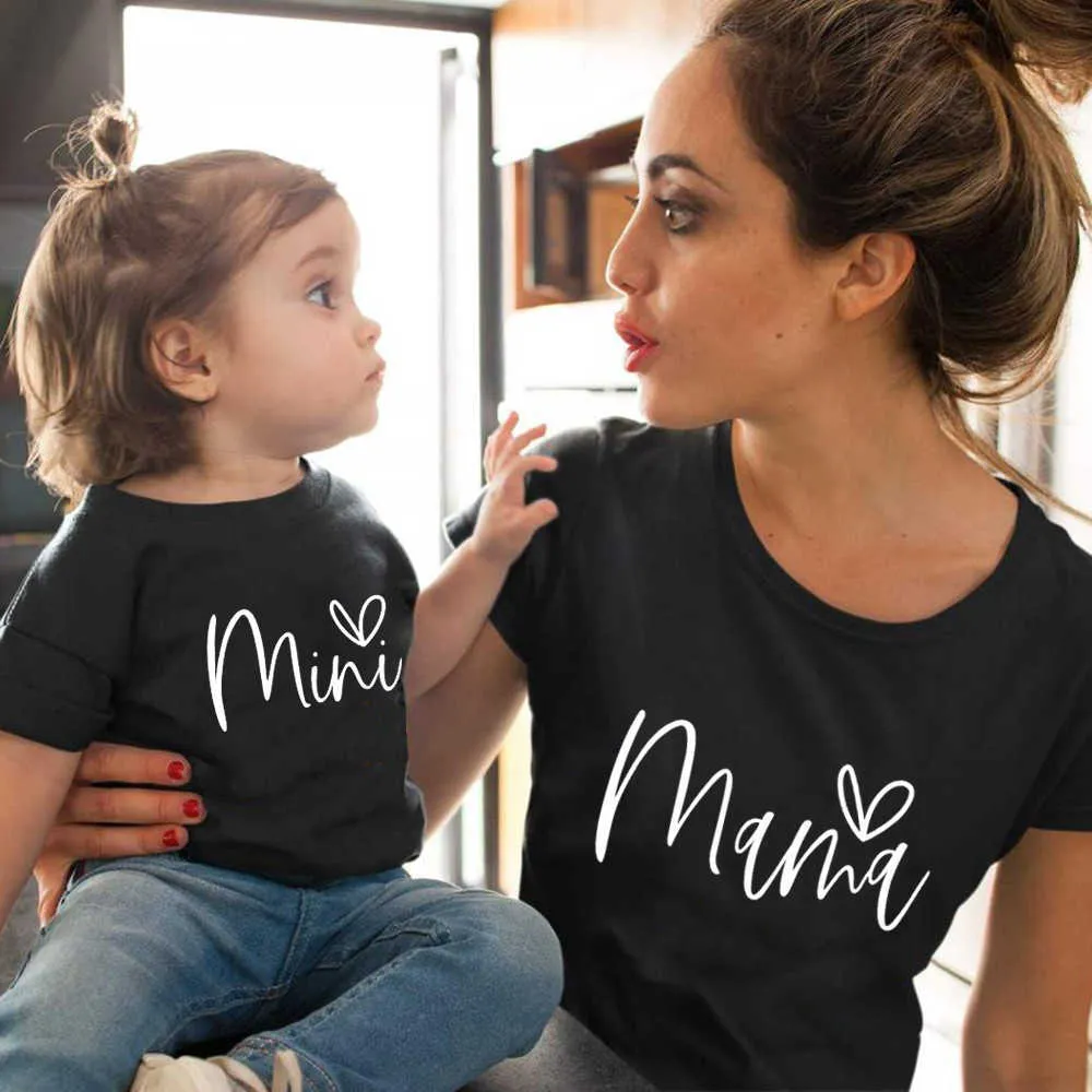 Família combinando roupas mamãe e minha roupa mãe filha família combinando roupas mãe mini camiseta bebê aparecimento de família apertada verão algodão top g220519