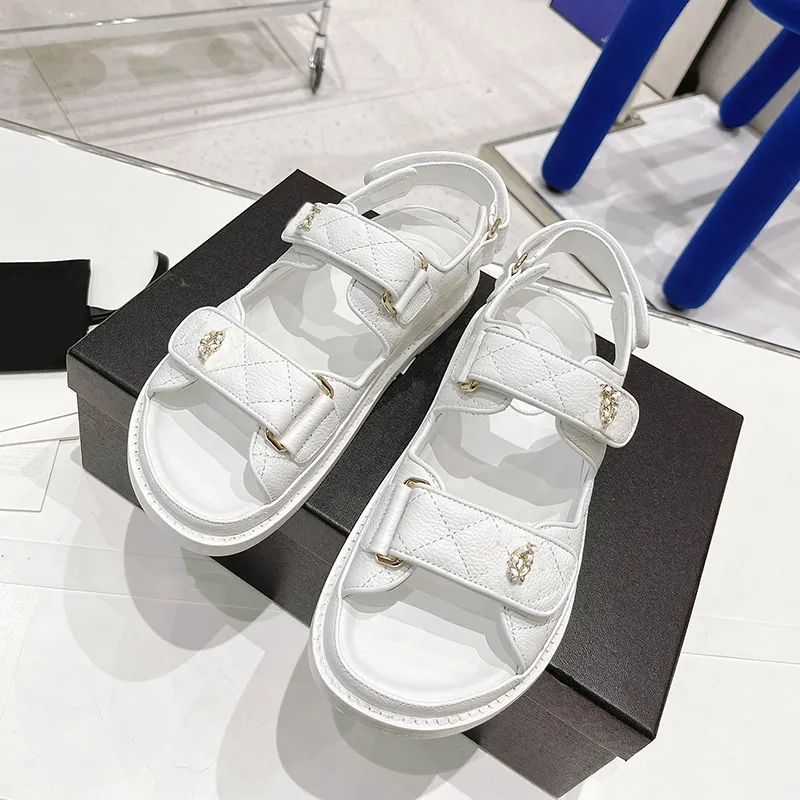 Designer Sandal For Woman Real Leather Classic Dad Sandal Beach Platform Sandels Black White Summer Shoes