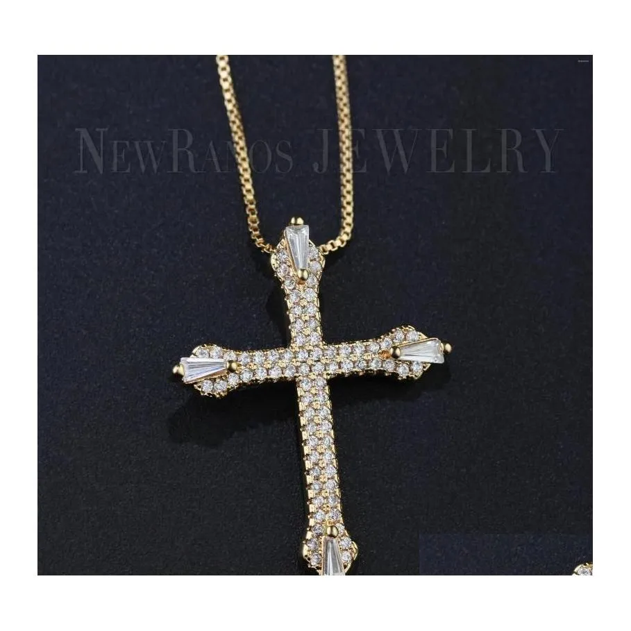 Pendanthalsband Ranos Rhinestone Stone Cross Halsband Hip Hop Male Pave Micro CZ Zircons Women Fashion Jewelry NQM002404 Drop Deli Dhlgq