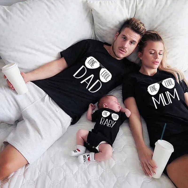 Familie matching outfits een coole mama papa babyfamilie matching t-shirt katoenen vader dochter en zoon t-shirt bijpassende baby panty's familie uiterlijk G220519