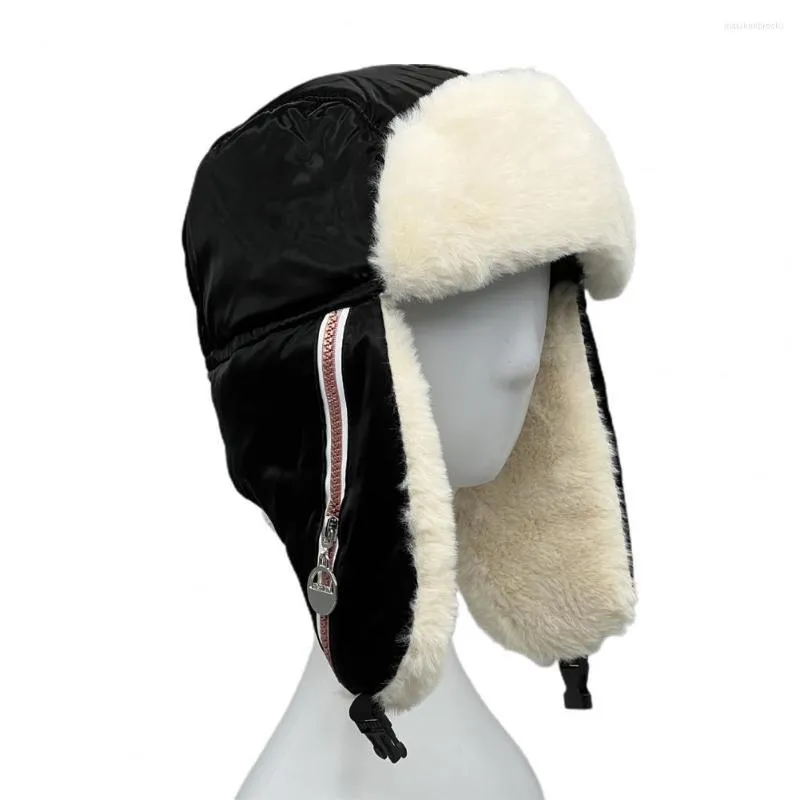 Berets Plush Lining Round Dome Buckle Closure Lei Feng Cap Women Winter Coldproof Earflap Riding Hat For Daily Life Travel