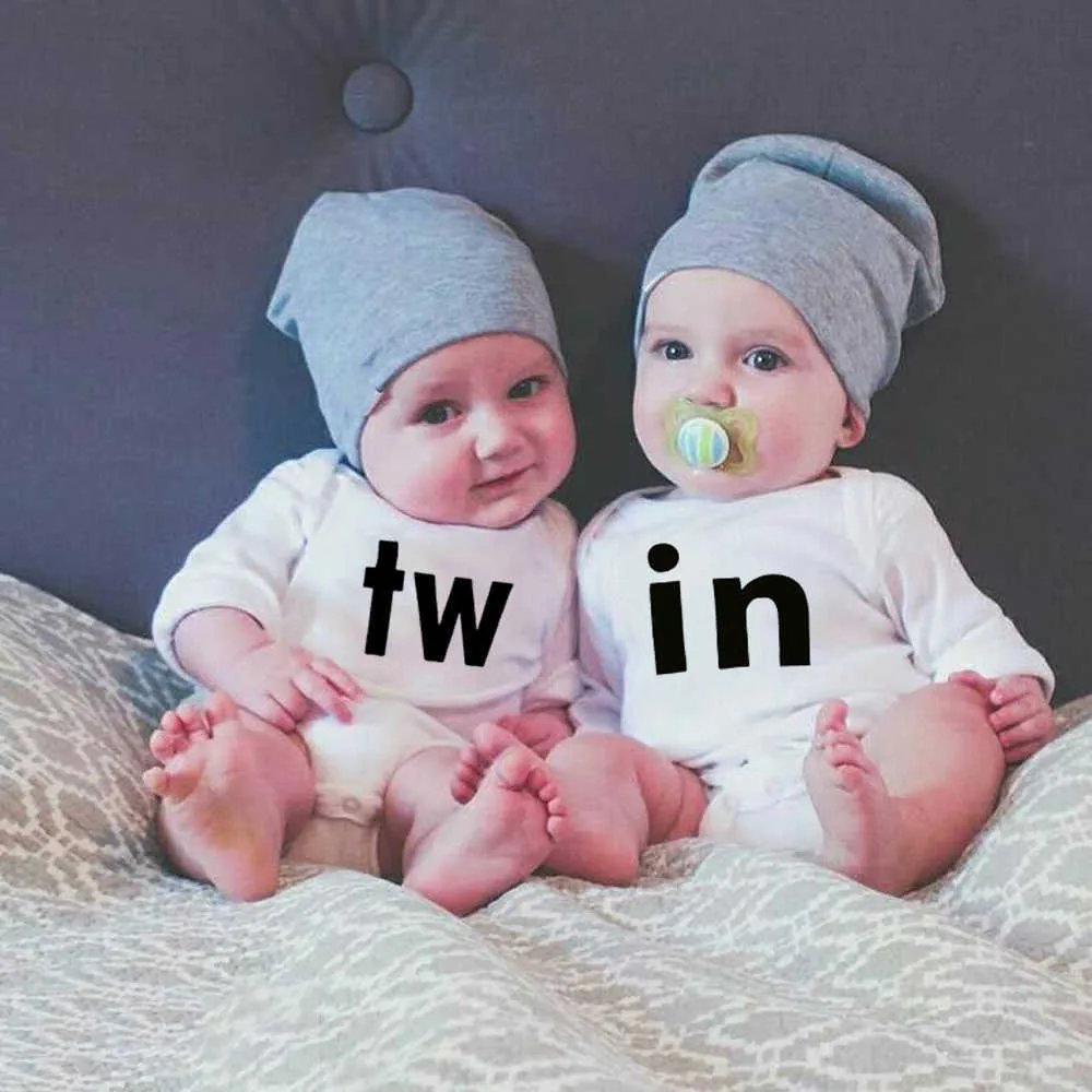 Family Matching Outfits TW prints newborn baby boy girl tight fitting clothes cute baby twin long sleeved tight fitting clothes baby clothing in the letter G220519