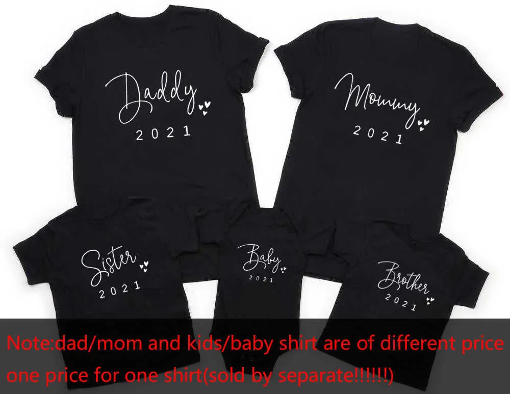 Famille correspondant tenues Intéressant nouvelle maman et papa bébé 2021 famille apparence noir décontracté famille T-shirt mère père bébé correspondant famille vêtements G220519