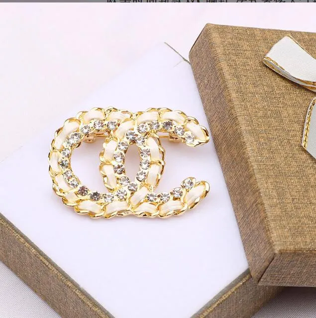 Prosty projektant broszka wkładka diamentowa moda unisex biżuteria Pins Sweter odzież Poślubienie świątecznych imprez