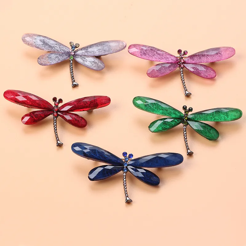 Kleur Crystal Dragonfly broche dames grote insectenbroche pin mode jurk jas accessoires schattig sieraden cadeau