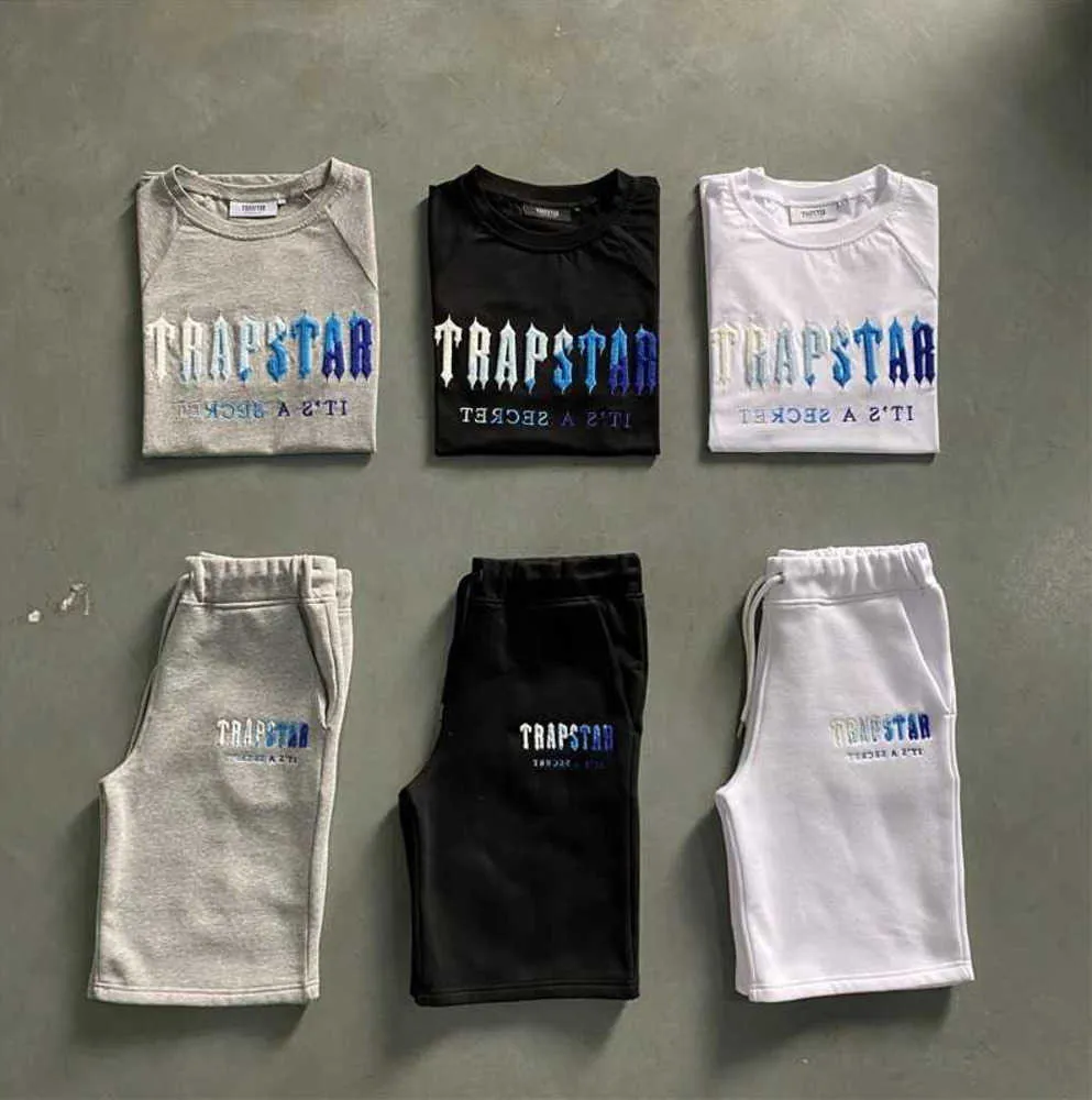 Trapstar-T-Shirt-Set für Herren, mit Buchstaben bestickter Trainingsanzug, kurze Ärmel, Plüsch-Shorts, atmungsaktives Design 64ess