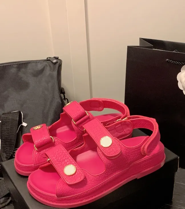 Summer Women's Flat Sandals Stylish Roman Design, Thick Sole, Comfortable  Outdoor Slippers, Premium Quality, Sizes 35-41 (Includes Box)