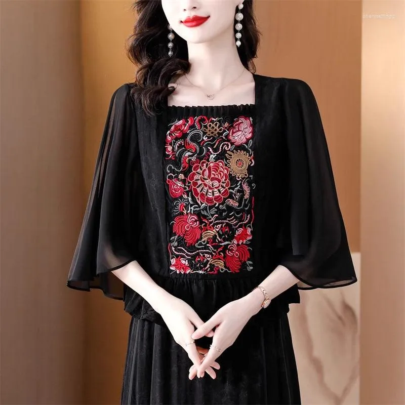 Women's Blouses Mom's Summer Fashion High End Retro Ethnic Style Silk Embroidery Breathable Shirt Women's Top Bat Sleeve Chiffon