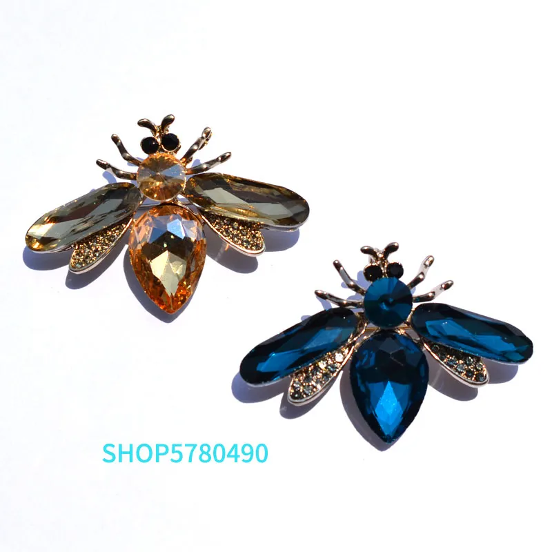 Bonito broche de diamantes de imitación de abeja para mujer, Pin de pecho de insecto de cristal, ramillete de Color champán, adornos para vestido de fiesta para mujer, joyería de moda