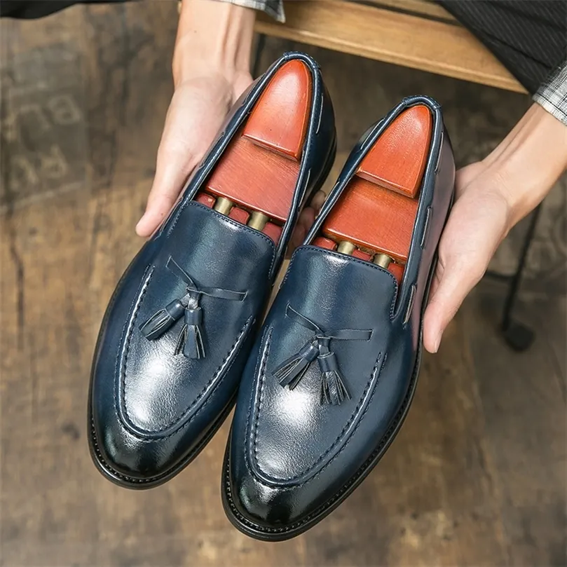 Loafers voor heren klassieke casual rijden mocasin mode mannelijk comfortabele herfst lederen mannen luie kwastje jurk schoenen 230518 7275
