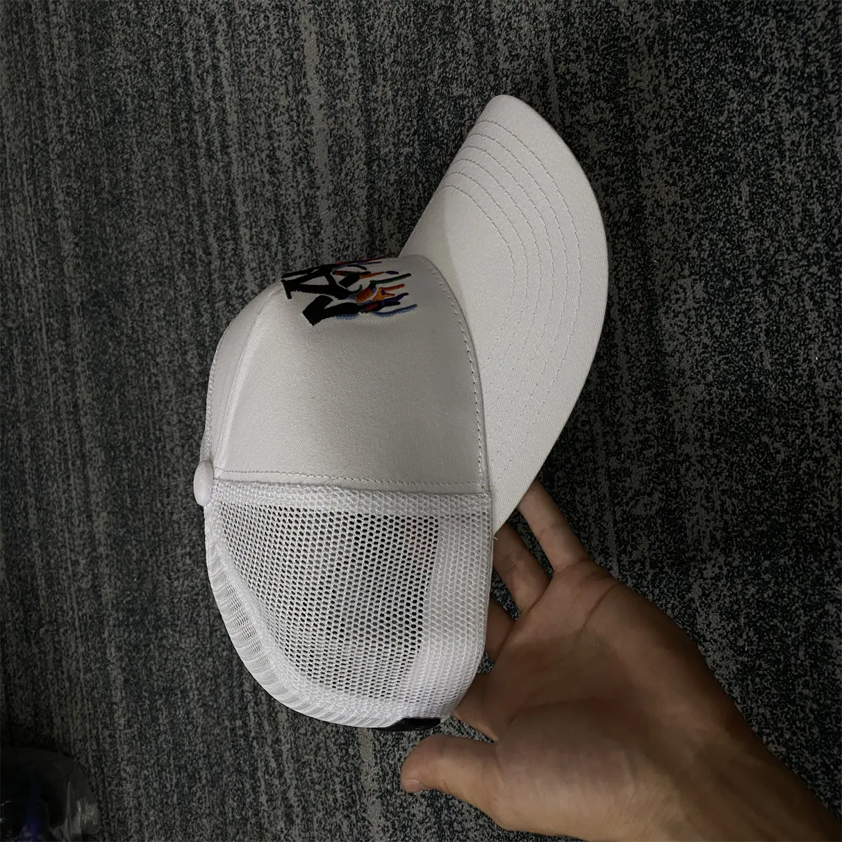20022 Высококачественные дизайнерские бейсбольные шапки мужчины женщины перевод R Trucker Cap мода регулируемая хлопковые шапки 881