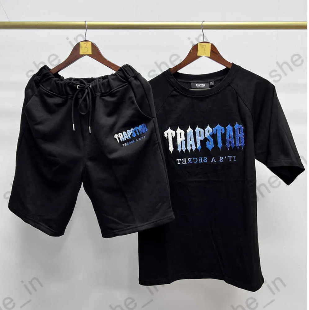 T-Shirts, modische kurze Trainingsanzüge für Herren, lässige Shorts, Trainingsanzug, Trapstar Damen-Trainingsanzüge mit Handtuch-Stickerei, stilvolle Herren-Sets, Hip Hop Street, neues High-End im 68er-Stil