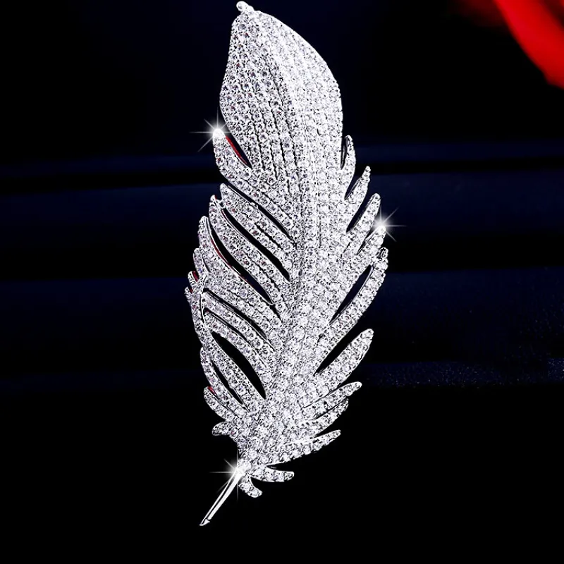 2023 New Elegant Zircon Corsage Female Suit Cheongsam Pin Accessories High-Grade Feather Brooch