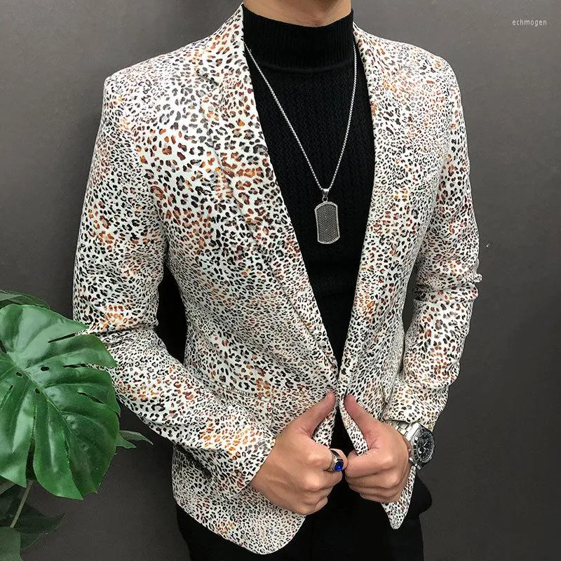 Outfit casual hombre blazer top