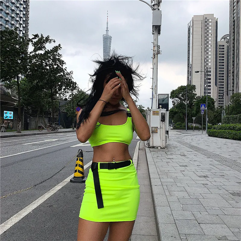 Women Dwuczęściowe spodnie letni zespół klamry skrit 2 set kobiety neon zielone różowe zestawy streetwearu pasek moda seksowna plaża stroje swobodne ubrania 230518