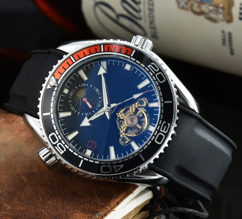 Omeg Relojes de lujo para hombre Maquinaria automática Reloj de alta calidad Diseñador de la mejor marca Reloj cinturón de cuero negro Hombres Accesorios de moda Regalos de vacaciones hh02