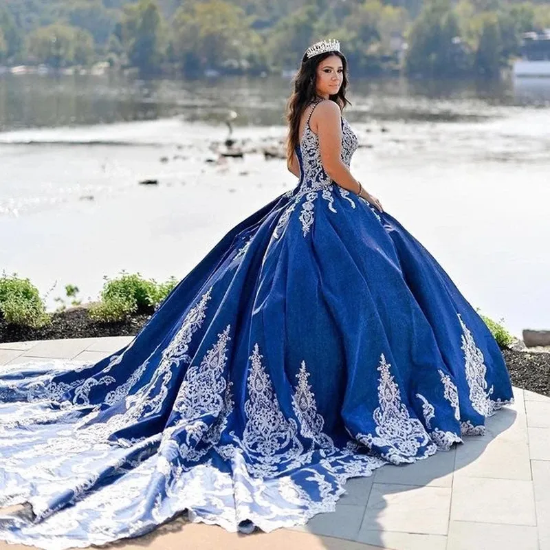 Spaghetti tira de miçanga de quinceanera vestidos azul marinho Cathedral Train Princess Corset Apliques renda vestidos de 15 Anos