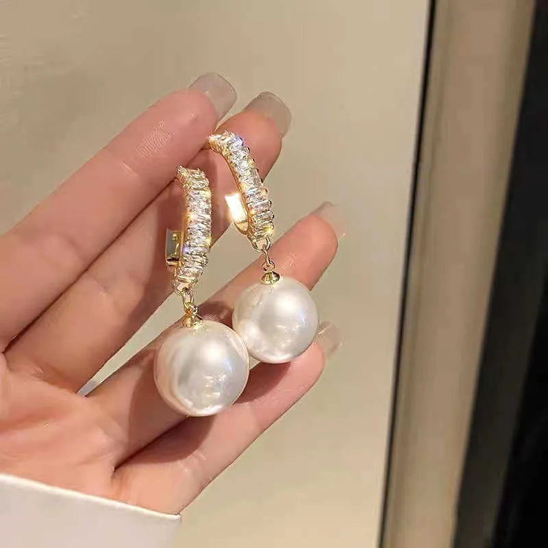 Urok Korea Fashion Duże kryształowe kolczyki z cyrkonem perłowym dla kobiet 2022 Proste walentynkowe prezent na przyjęcie urodzinowe biżuteria ślubna AA230518